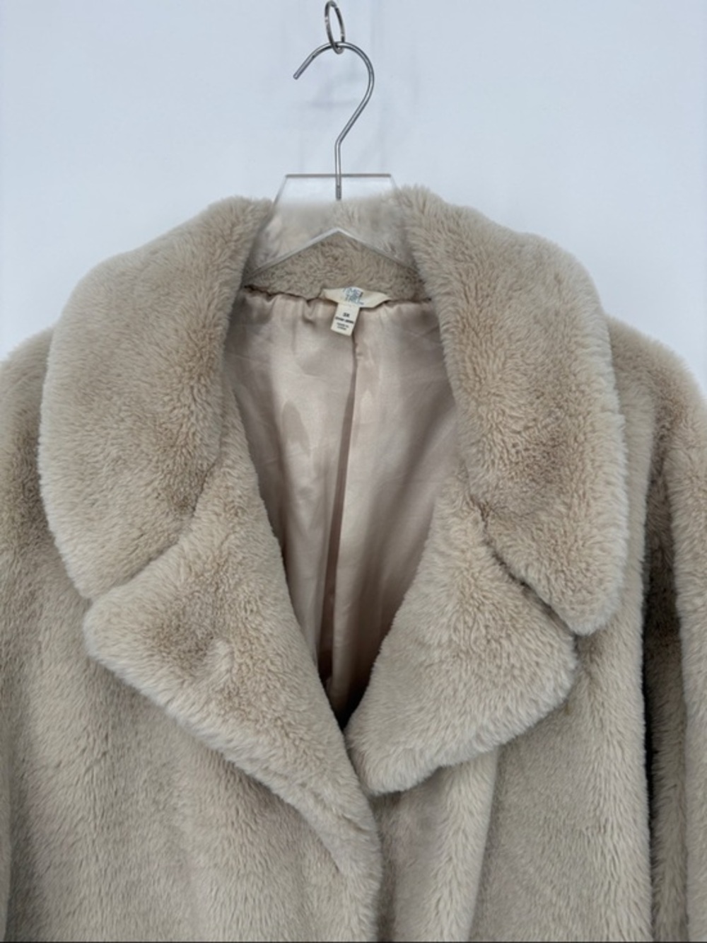 🚜 Time and Tru creamy beige Plush Faux Fur Coat
